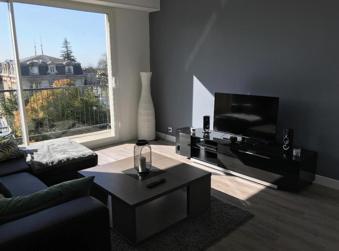 Superbe Appartement Proche Bordeaux Pied Du Tram Lormont Luaran gambar